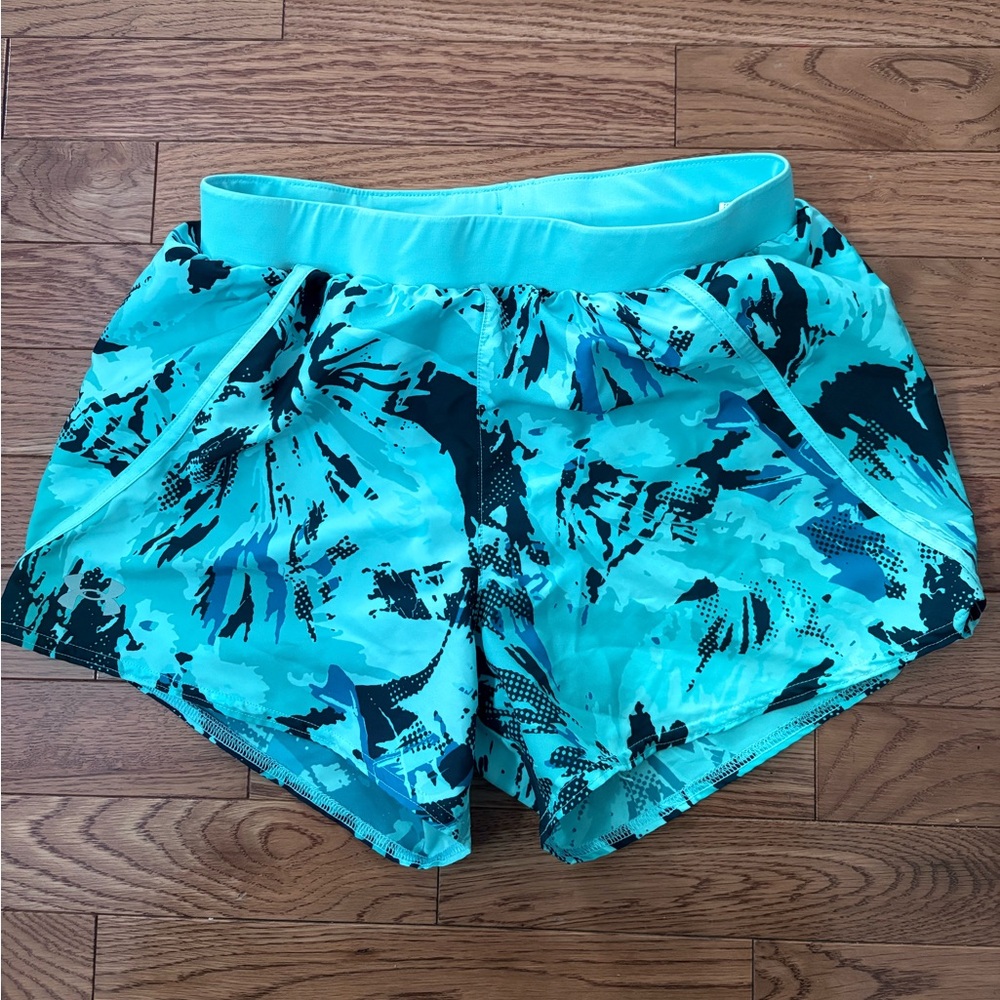 Under Armour running shorts size XS - EUC
